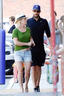 Jennie Garth feet photo thumbnail