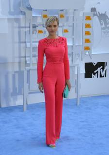 Scarlett Johansson feet photo thumbnail