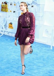 Cara Delevingne feet photo thumbnail