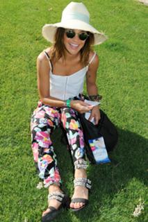 Jessica Szohr feet photo thumbnail