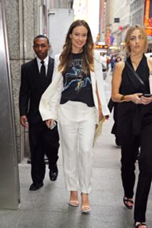 Olivia Wilde feet photo thumbnail