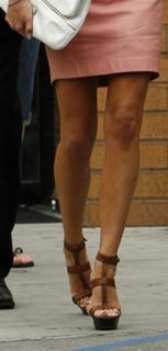Victoria Beckham feet photo thumbnail