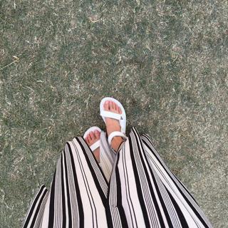 Jamie Chung feet photo thumbnail