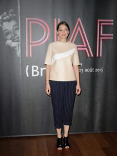 Marion Cotillard feet photo thumbnail