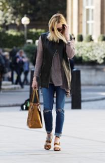 Fearne Cotton feet photo thumbnail
