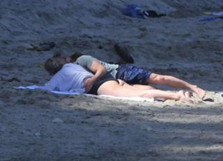 Charlize Theron feet photo thumbnail