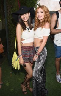 Victoria Justice feet photo thumbnail