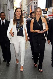Olivia Wilde feet photo thumbnail