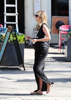 Abbey Clancy feet photo thumbnail
