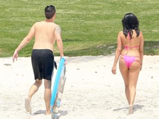 Selena Gomez feet photo thumbnail