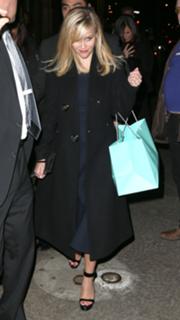 Reese Witherspoon feet photo thumbnail