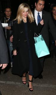 Reese Witherspoon feet photo thumbnail