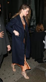 Amber Heard feet photo thumbnail