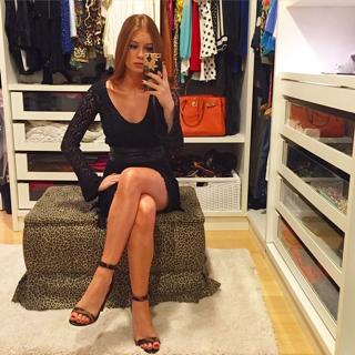 Marina Ruy Barbosa feet photo thumbnail