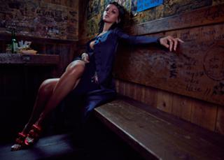 Rihanna feet photo thumbnail