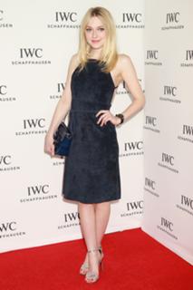 Dakota Fanning feet photo thumbnail