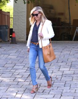 Reese Witherspoon feet photo thumbnail