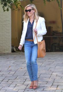 Reese Witherspoon feet photo thumbnail