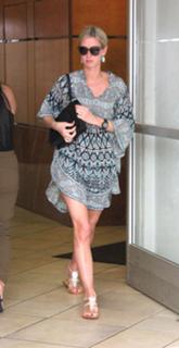 Nicky Rothschild feet photo thumbnail