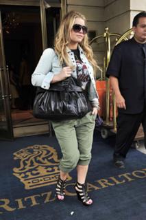 Jessica Simpson feet photo thumbnail