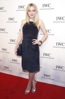 Dakota Fanning feet photo thumbnail