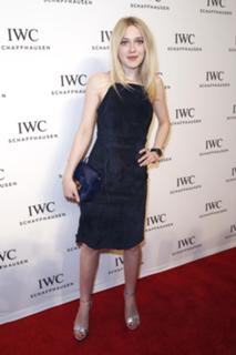 Dakota Fanning feet photo thumbnail