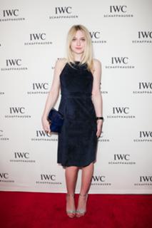 Dakota Fanning feet photo thumbnail