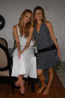 Molly Sims feet photo thumbnail
