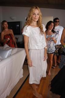 Molly Sims feet photo thumbnail