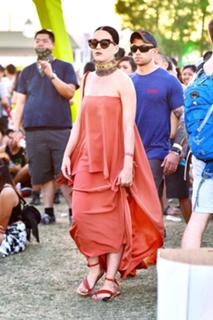 Katy Perry feet photo thumbnail