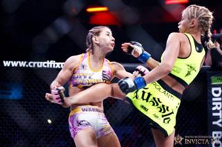 Paige VanZant feet photo thumbnail