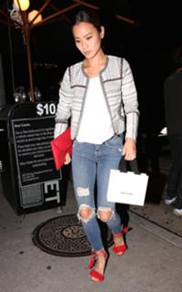 Jamie Chung feet photo thumbnail