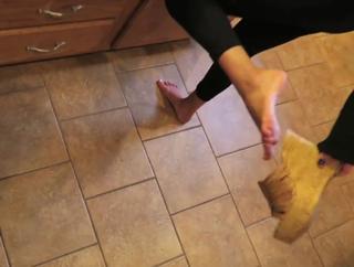 Brittney Smith feet photo thumbnail