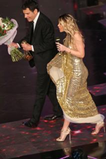 Ilary Blasi feet photo thumbnail