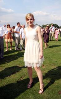 Emma Watson feet photo thumbnail