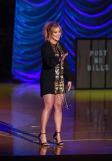 Amy Schumer feet photo thumbnail
