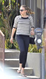 Chloë Grace Moretz feet photo thumbnail