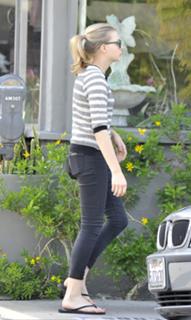 Chloë Grace Moretz feet photo thumbnail