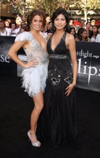 Nikki Reed feet photo thumbnail