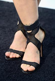 Ronda Rousey feet photo thumbnail