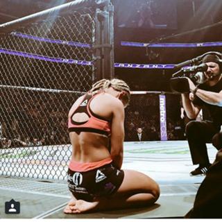 Paige VanZant feet photo thumbnail