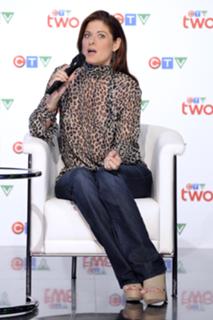 Debra Messing feet photo thumbnail