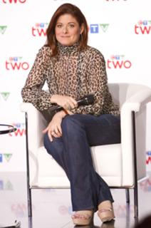 Debra Messing feet photo thumbnail