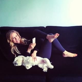 Julie Benz feet photo thumbnail