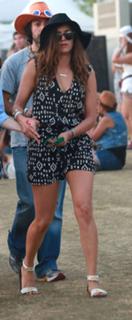 Nina Dobrev feet photo thumbnail
