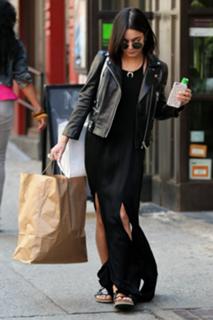 Vanessa Hudgens feet photo thumbnail