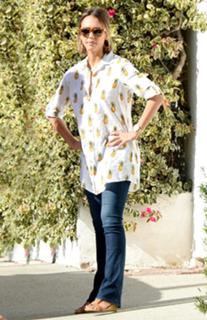 Jessica Alba feet photo thumbnail