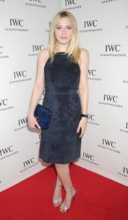 Dakota Fanning feet photo thumbnail