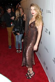 Amber Heard feet photo thumbnail