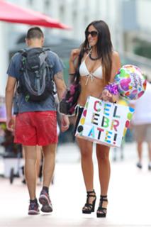 Claudia Romani feet photo thumbnail
